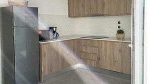 Private kitchen - Casa Empreita – A peaceful getaway in the countryside (Santa Catarina da Fonte do Bispo)