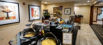 Accessible 1BR Suite w/ Tub | Kitchen + Breakfast