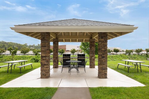 Accessible 2BR Suite w/ Kitchen | Free Breakfast!