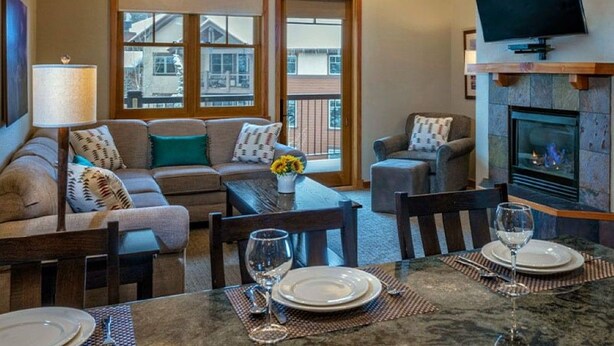 Living area - 1-bedroom resort in peaceful Breckenridge with fitness room and theater access (Breckenridge)