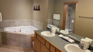 Bathroom - 1-bedroom resort in peaceful Breckenridge with fitness room and theater access (Breckenridge)