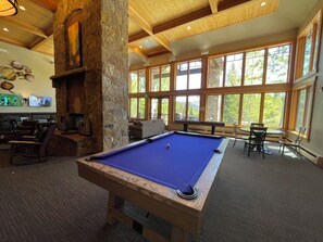 Spielezimmer