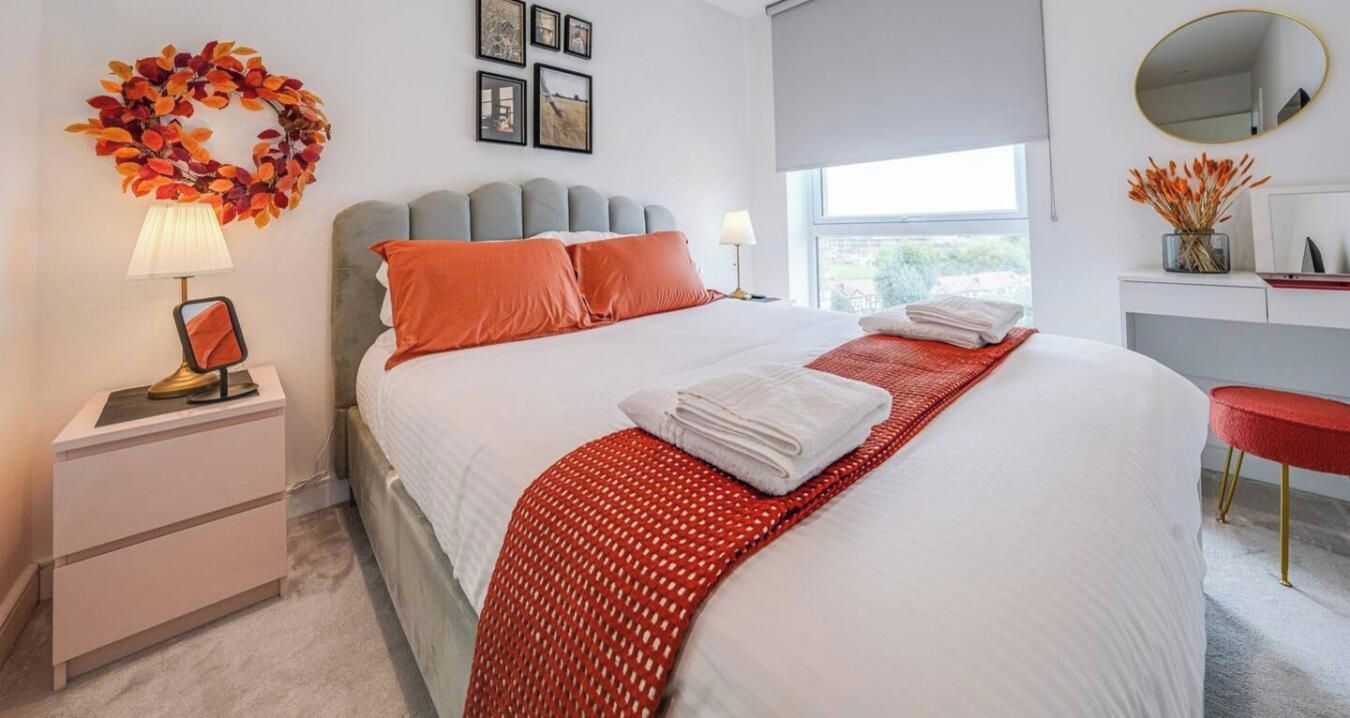 Desk, iron/ironing board, travel cot, WiFi