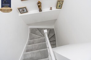 Interior - Luxury 2BR in South Kensington | Balcony | Lift (Greater London)