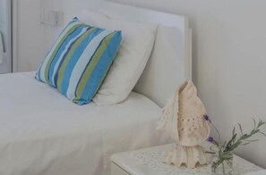 Room - Mourayio ''Afros'' (Paphos)