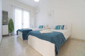Room - Mourayio ''Afros'' (Paphos)