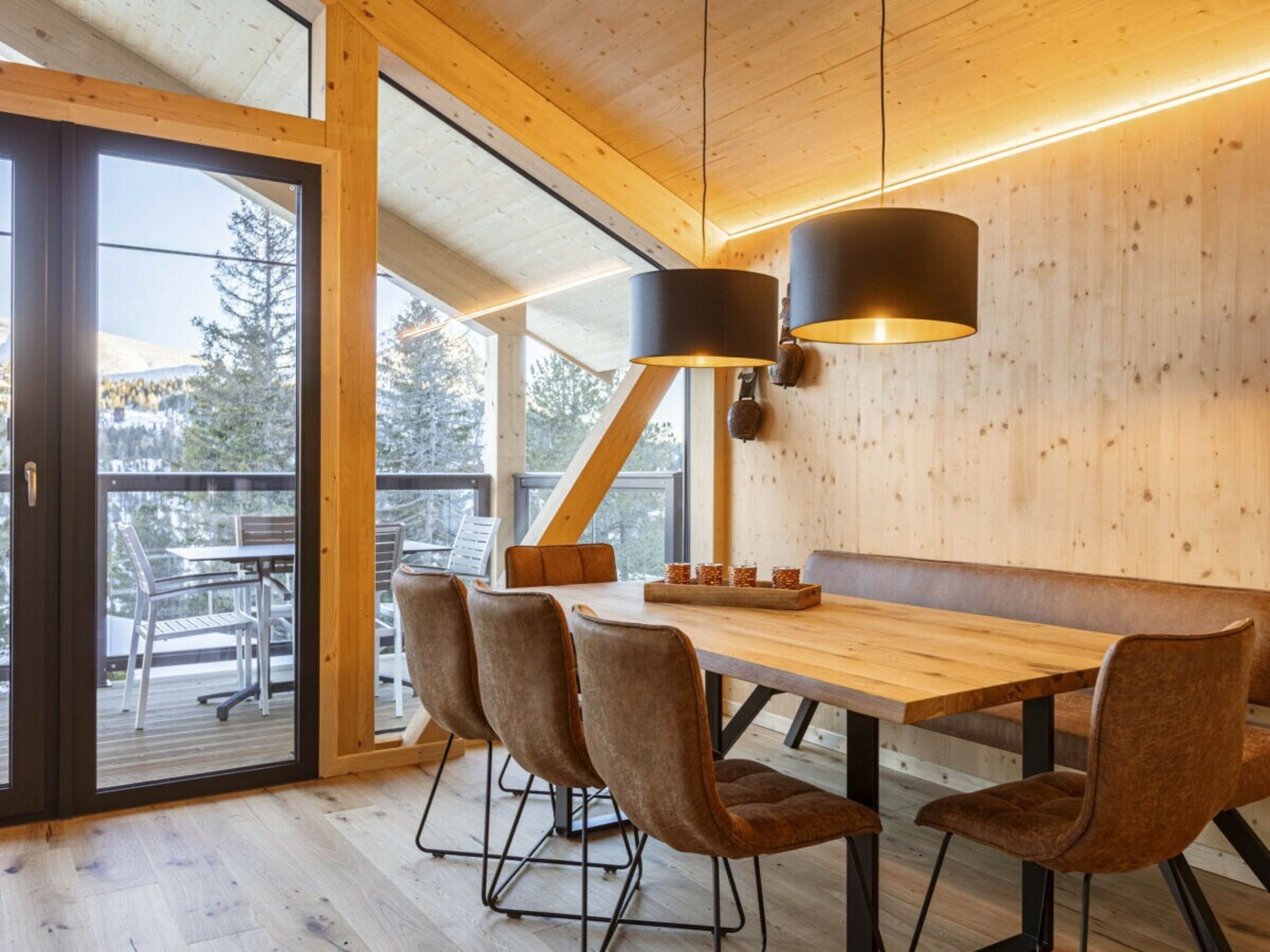 Chalet | Dining
