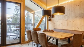 Chalet | Dining