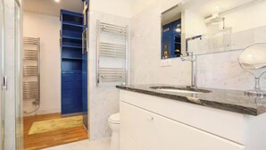 Unclassified image, 4 of 20, button - LUXURIOUS 145M² APARTMENT ON RUE FRANÇOIS 1ER NEAR CHAMPS-ÉLYSÉES (Paris)