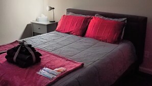 Room - 2-bedroom apartment in charming Atlanta with cool AC and gym access (Atlanta)