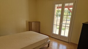 Room - Grande maison pour toute la famille avec de l espace et un étang (Reignac)