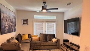 Unclassified image, 5 of 19, button - 2-bedroom apartment in tranquil Katy with AC and fitness room (Katy)