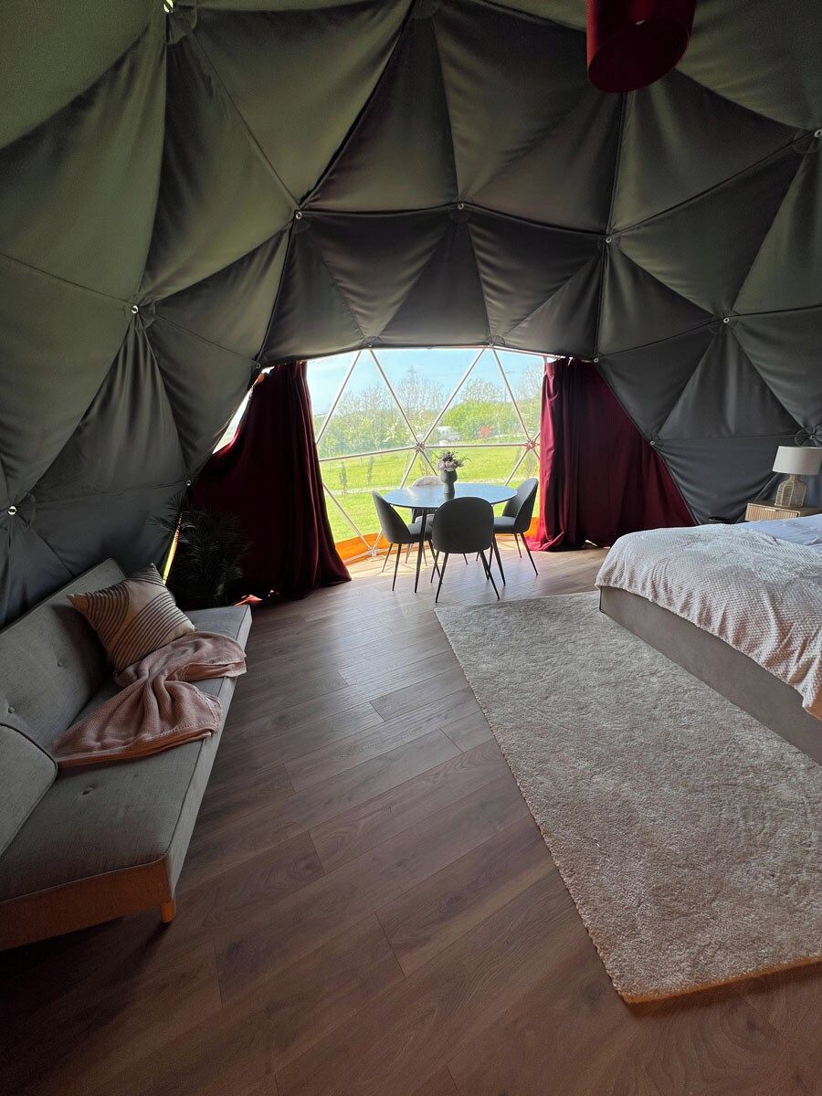 WiFi, bed sheets