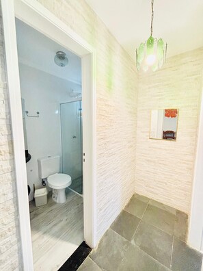 Bathroom - Cozy apartment 500 meters from Sape beach in Ubatuba. (Ubatuba)