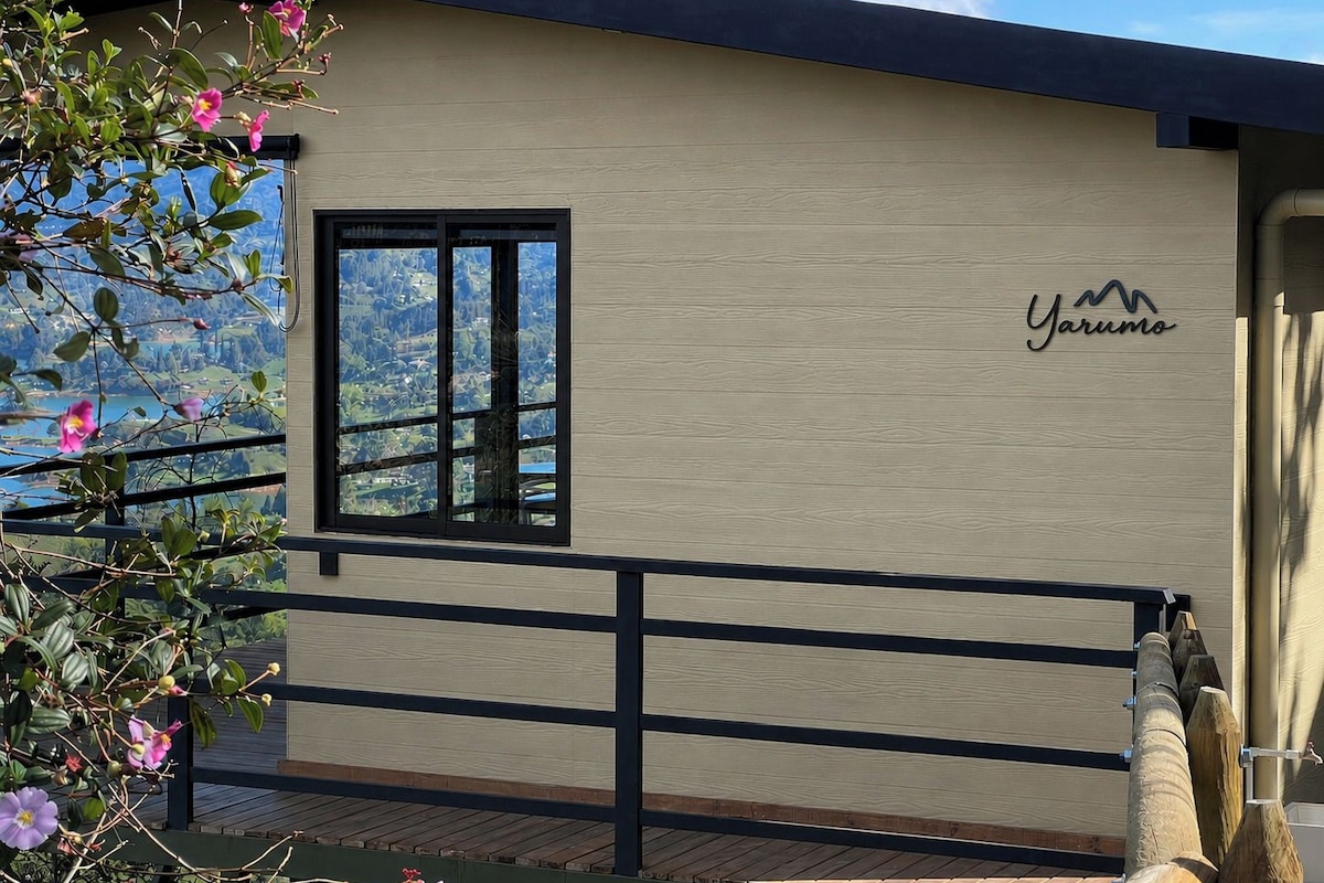 Cabane, balcon, vue lac