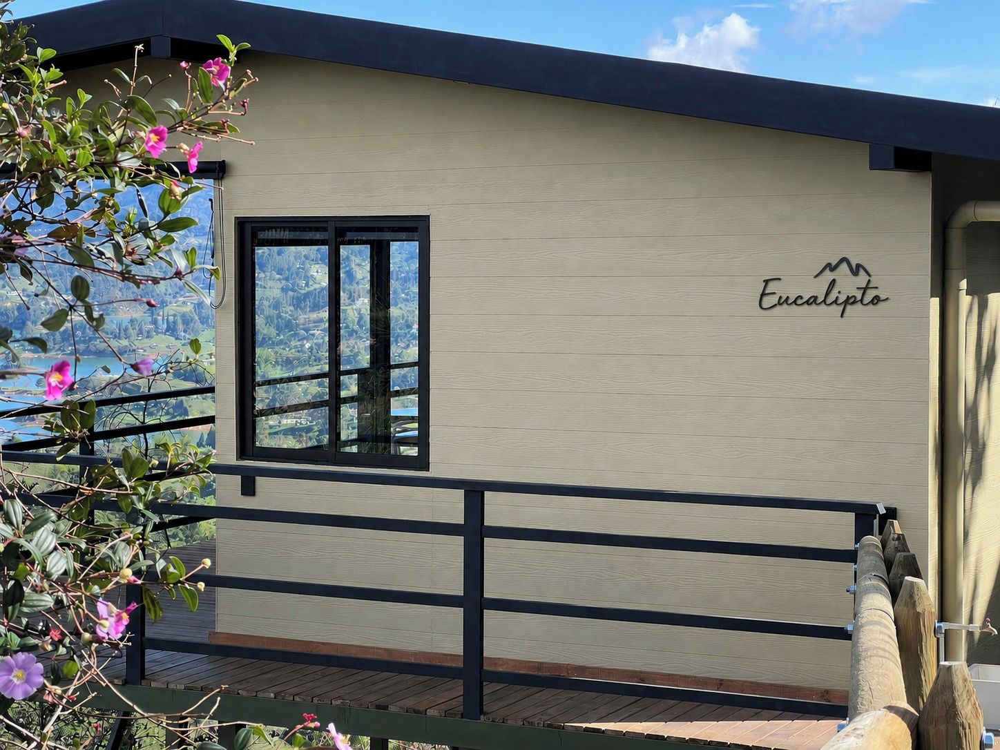 Luxury Cabin, Balcony, Mountain View | Minibar, desk, WiFi (free), bed sheets
