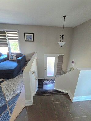 Interior - Comfy 5 bedroom home conveniently located (St. Catharines)