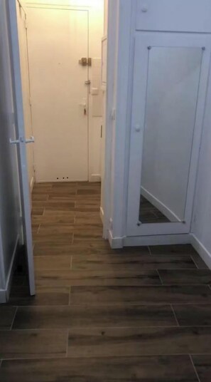 Interior - BEAUTIFULLY RENOVATED STUDIO IN THE HEART OF THE 6TH ARRONDISSEMENT (Paris)