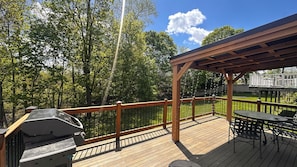 Outdoor dining - 3-bedroom house in delightful Braintree with hot tub and movie screening room (Braintree)