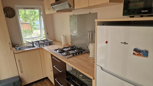 Private kitchen - Enjoyable 2-bedroom mobile home in charming Reignac (Reignac)