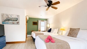 Room - Towne Motel Camben Room #9 (Camden)