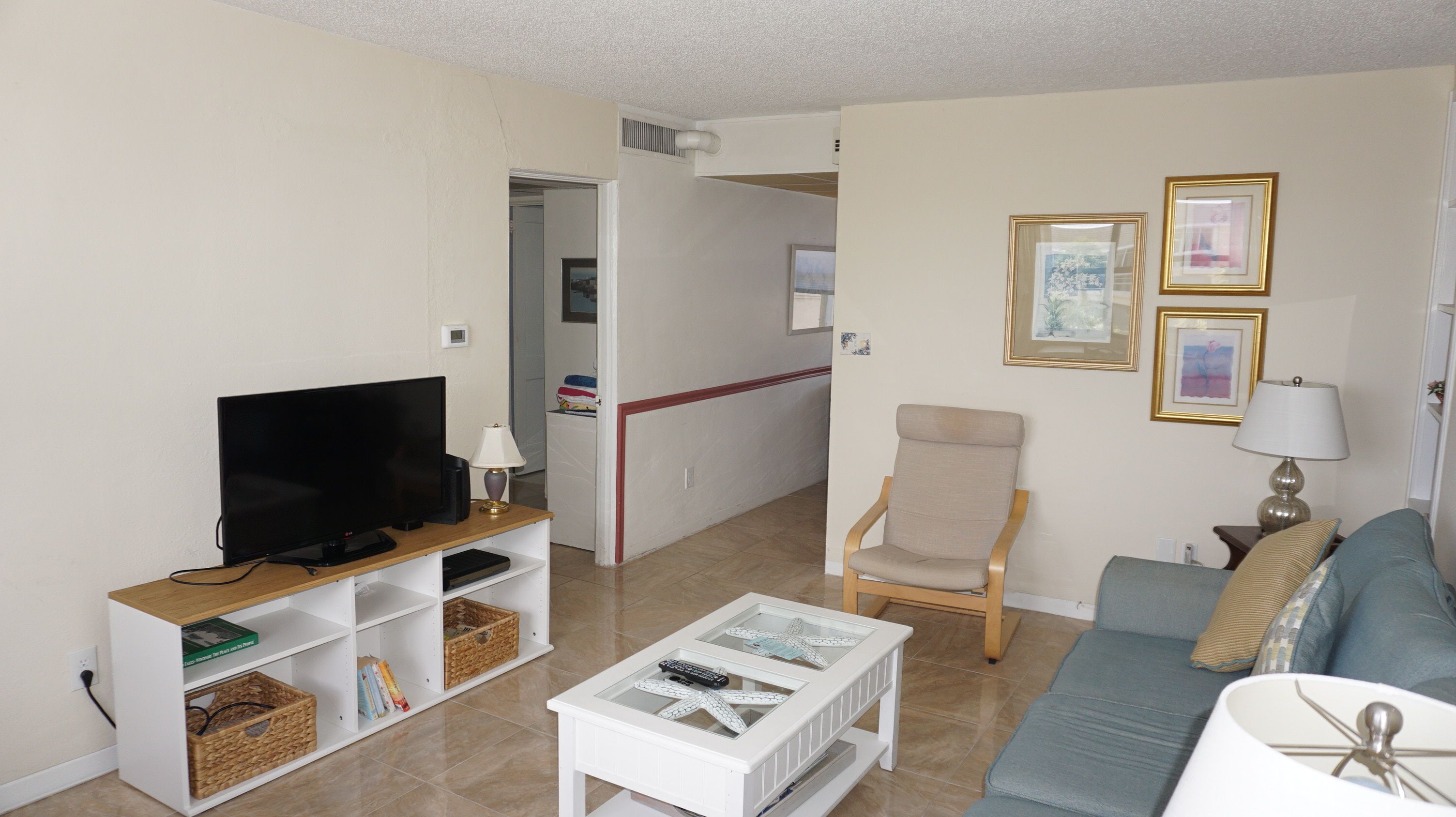 Peaceful 2-bedroom Condo On St. Pete Beach, With Pool & Parking.  Fn# 706 - St. Pete Beach, FL