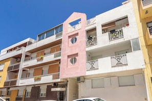 Exterior - Madam Butterfly
Delightful 2-bedroom apartment with AC in Faro (Albufeira)