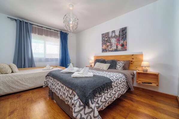 Room - Madam Butterfly
Delightful 2-bedroom apartment with AC in Faro (Albufeira)