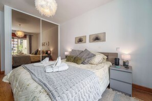 Room - Madam Butterfly
Delightful 2-bedroom apartment with AC in Faro (Albufeira)