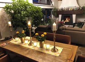 Dining - Vrbo Property (Vorderthiersee)