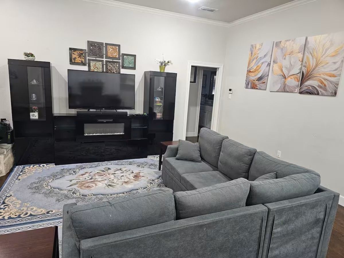 Executive Spacious 4-bedroom House In Charming Abilene Neighborhood. - Abilene, TX