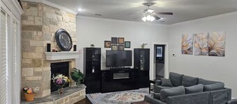 Executive Spacious 4-bedroom house in charming Abilene neighborhood.