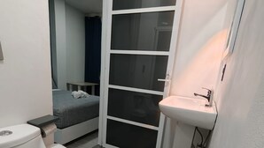 Standard Double Room | Bathroom - Hotel El Mezquital en Ixmiquilpan (Ixmiquilpan)