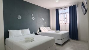 Desk, laptop workspace, free WiFi - Hotel El Mezquital en Ixmiquilpan (Ixmiquilpan)
