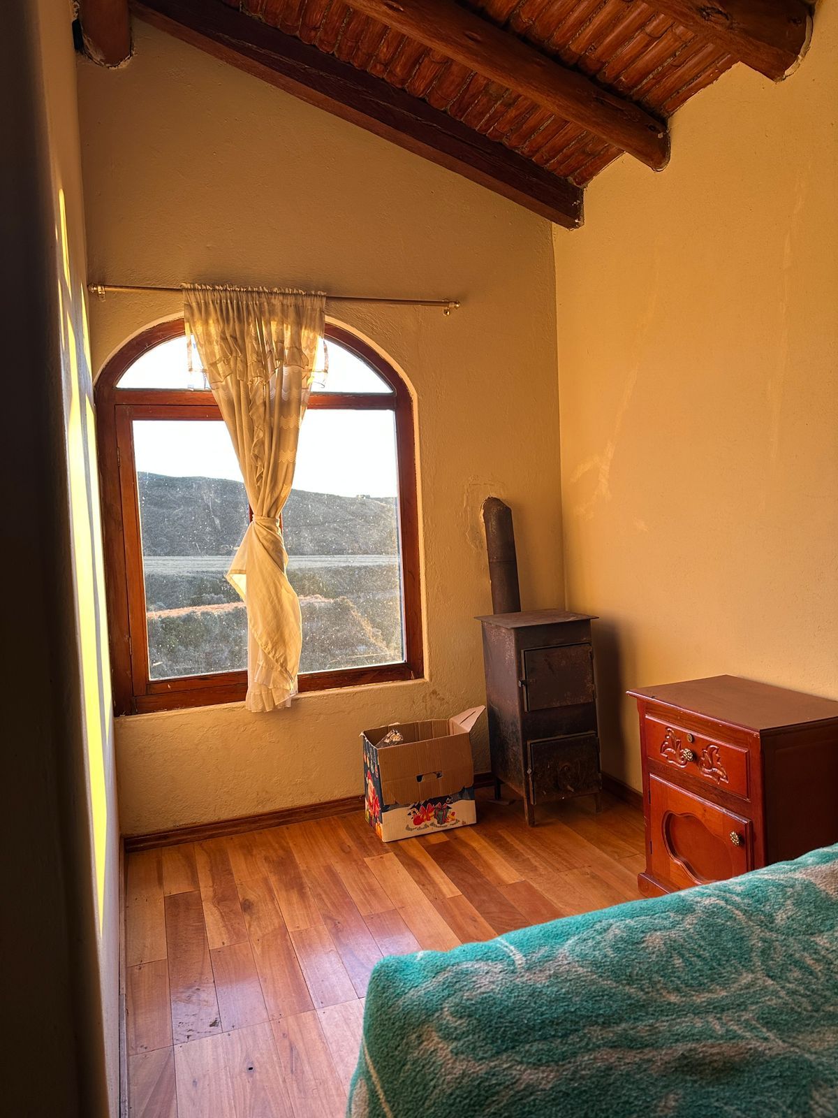 Classic Single Room, Mountain View | WiFi (free)