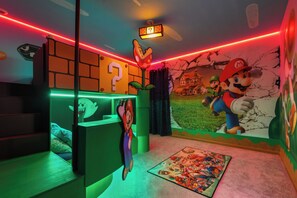 Interior - Discounted! Spidey/avengers/sw Bunks, Pool, Arcade (Kissimmee)