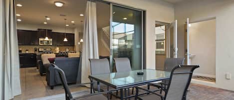 House (5 Bedrooms) | Front of property