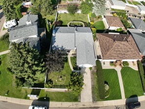 Exterior - Your Central Home Base — Spacious, Comfortable & Close to Everything (Edmonton)