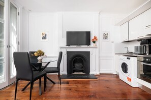 Private kitchen - Prime London Studio | Minutes from Oxford Street (London)
