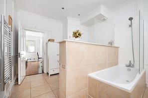 Bathroom - Prime London Studio | Minutes from Oxford Street (London)