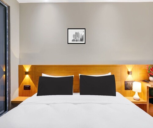 Deluxe Room Hotel Nirvis Grand