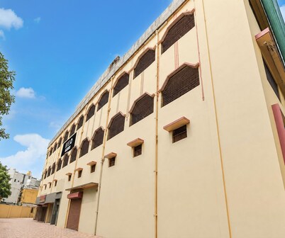 Deluxe Room Shree Ram Residency