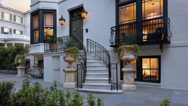 Front of property – evening/night - The Douglas Hotel Savannah (Savannah)