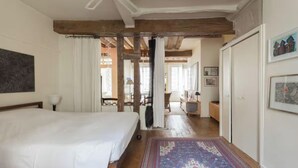 Room - ELEGANT PARISIAN 100M² APARTMENT CLOSE TO PLACE DES VOSGES, MARAIS & BASTILLE (Paris)
