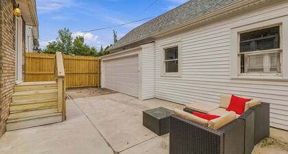 Charming Buffalo Home Patio & Free Parking