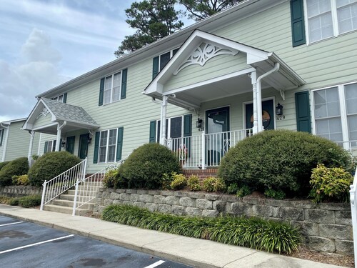 Fantastic 2 Bedroom Townhome in Downtown Fayetteville