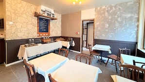Dining - Laulique (Les Lilas)