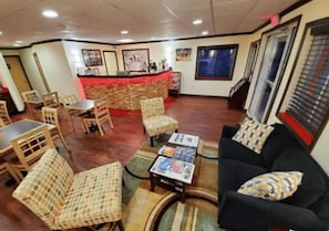 Lobby - The Sullivan Inn  (Monticello)