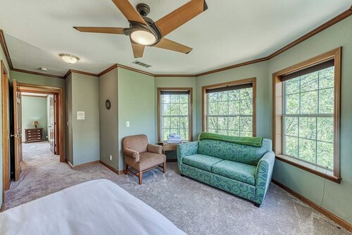 11 Acre Mountain Spirit Retreat