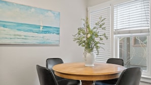 Dining - Charming Upstairs 3BR: Minutes from DT Sacramento! (West Sacramento)